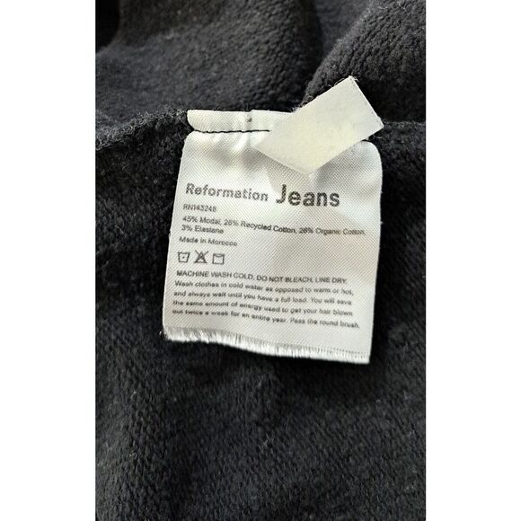 Reformation Hunter Cropped Sweatshirt Black - Picture 9 of 9